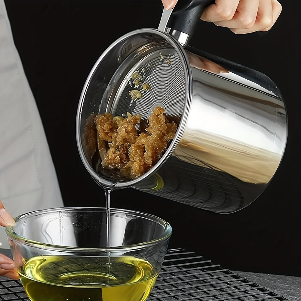 1pc Stainless Steel Kitchen Storage Container with Strainer, 1.8L/60oz - Easy-Grip Handle for Cooking Oil & Grease Separation - Ideal for Home, Hotels, Restaurants