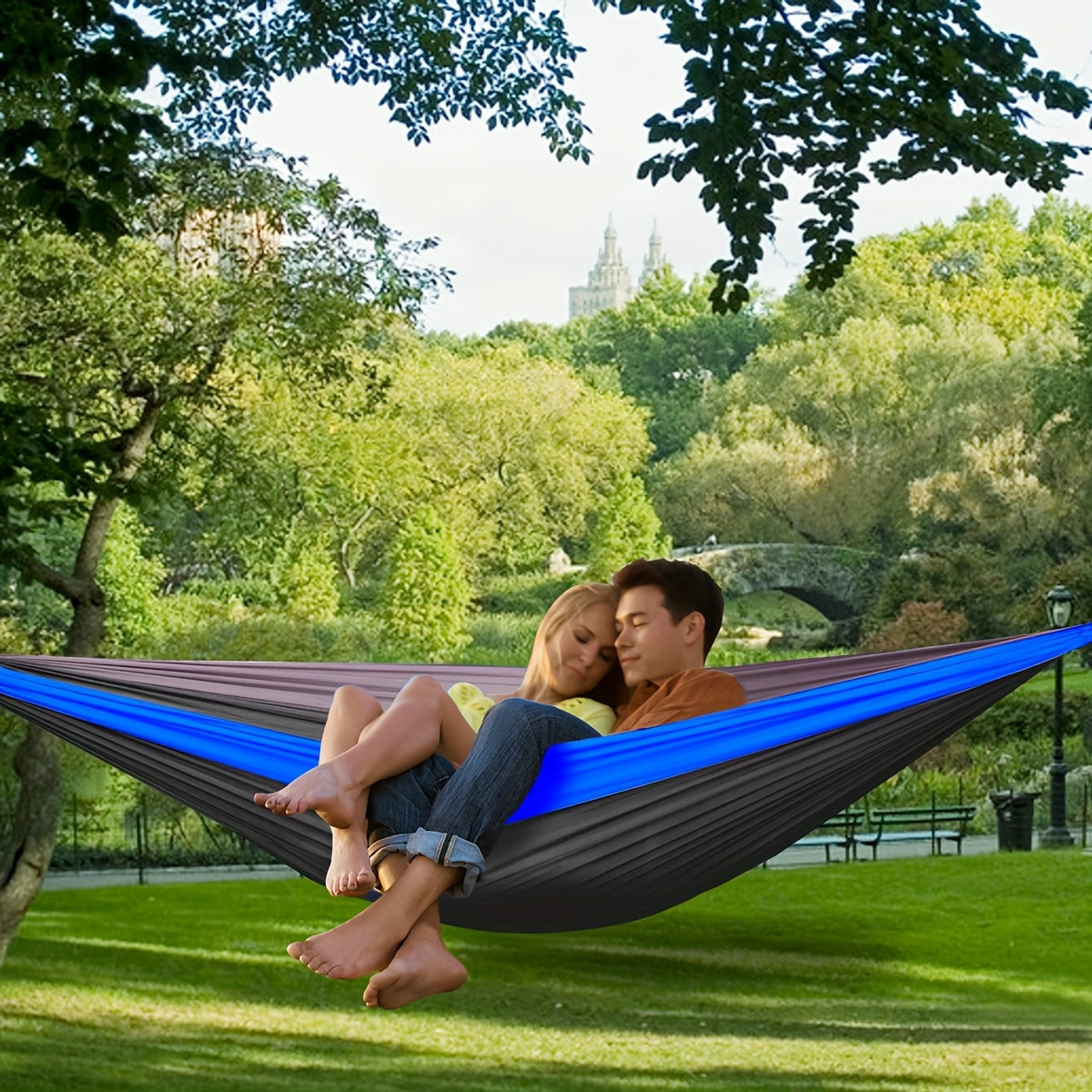 Extra-Large Double Camping Hammock, 3m x 2m (300*200cm), Includes Two 2m Tree Straps, Two D-Shaped Stainless Steel Hooks, and a Storage Bag, Each Tree Strap 8+1 Rings, Portable Hammock Made of 210T Parachute Material. Durable