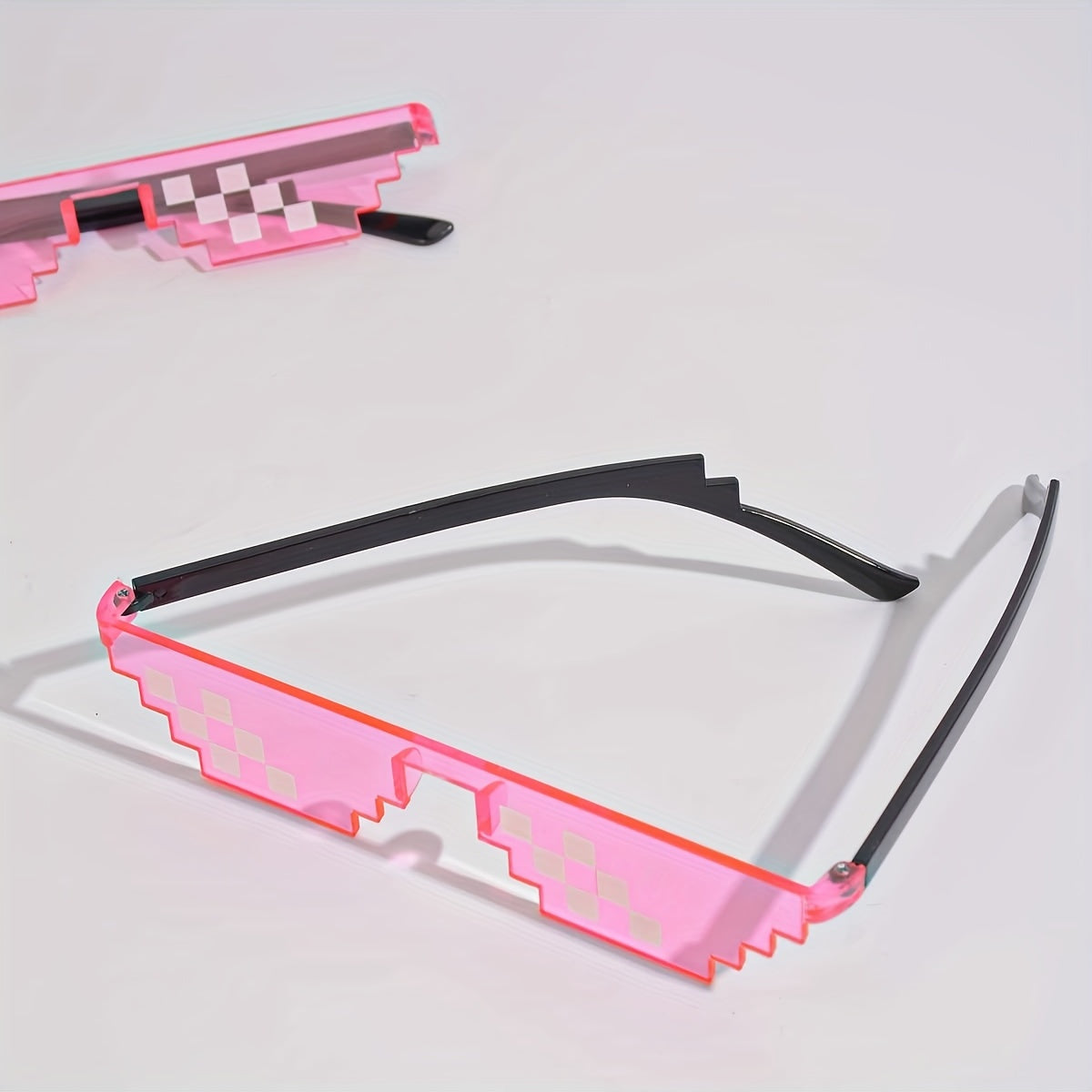 1pc Pink Pixel Mosaic Party Glasses - Fun Anime-Inspired Photo Prop, Durable Plastic, Ideal for Graduations, Celebrations & General Parties, Festive Accessories|Anime Style Glasses|Durable Plastic Frames