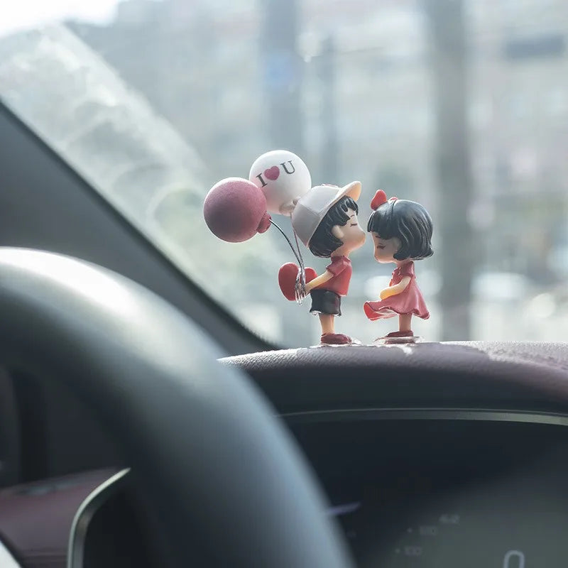 Cute Couple Car Ornaments – Kissing Balloon Dashboard Decor