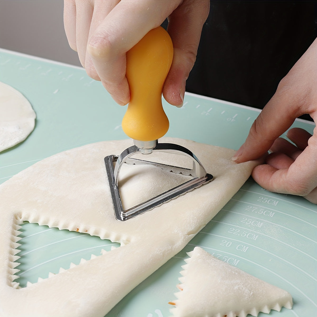 3pcs, Cookie Cutters With Handles, Pastry Cutters, Biscuit Molds, Dumpling Molds, Baking Tools, Kitchen Accessories