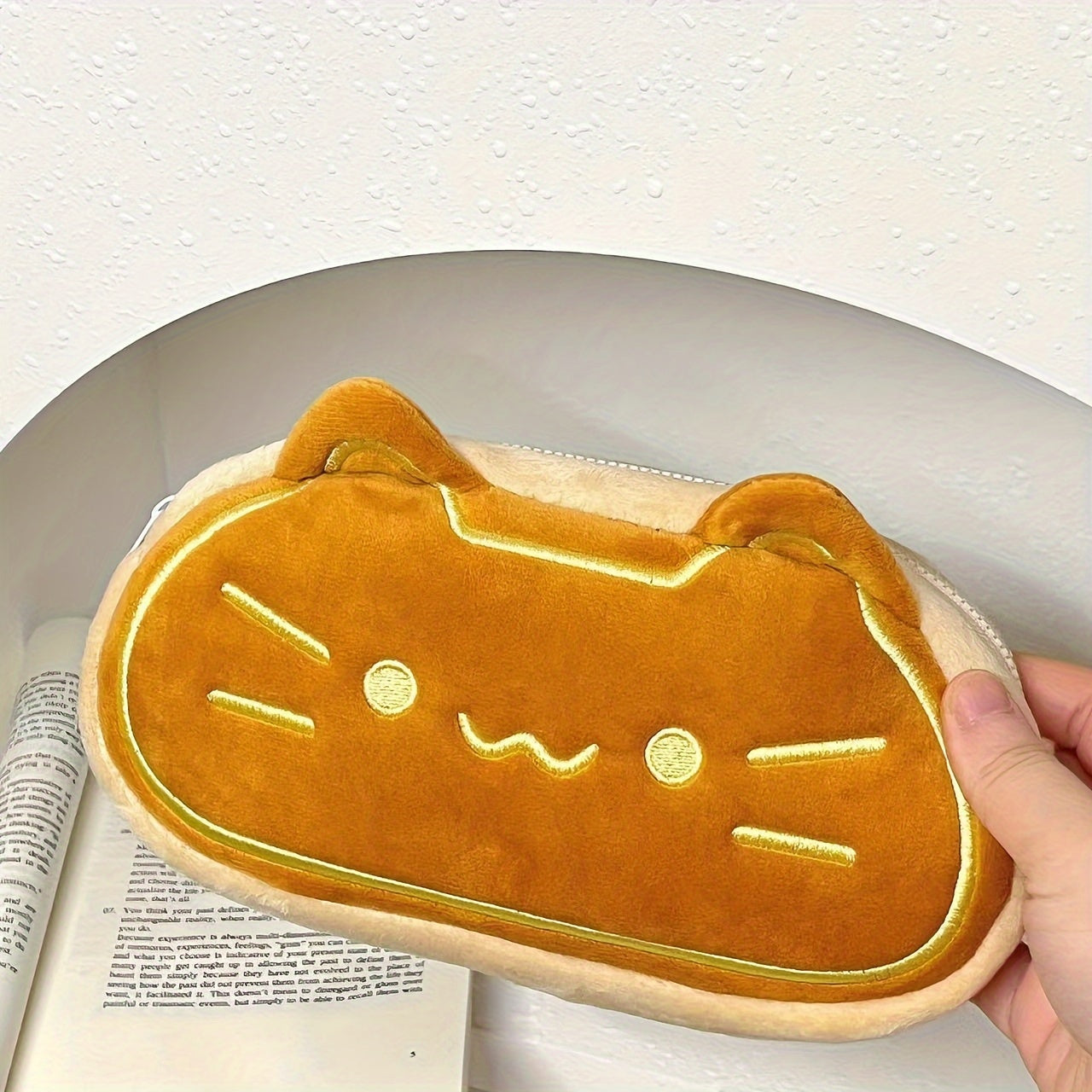 Caramel Cat Pencil Case, Large Capacity Plush Pen Bag for Elementary and Middle School Students, Perfect Birthday Gift, School Stationery Storage | Catthemed Case | Details