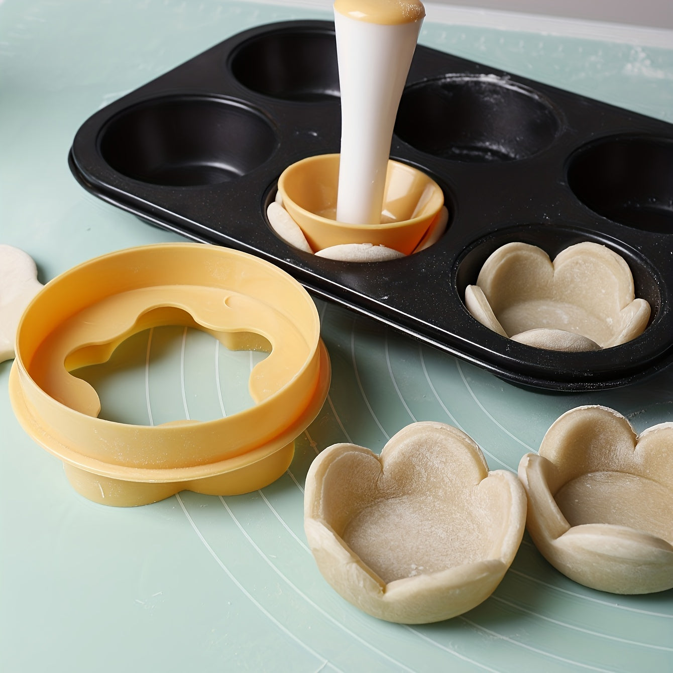 2pcs, Flower Pastry Cutter Set with Tamper - Tart, Cookies, and Biscuit Cutters - Kitchen Gadgets and Accessories