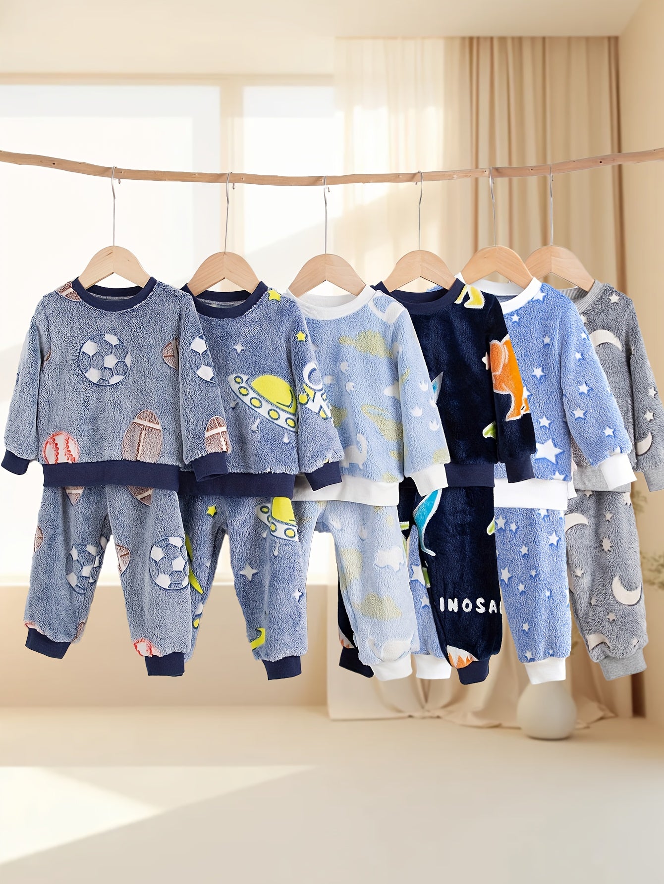 4pcs Boys' Plush Suit 2-Set 4pcs Soft and Comfortable Autumn/Winter Boys' Round Neck Long Sleeve .