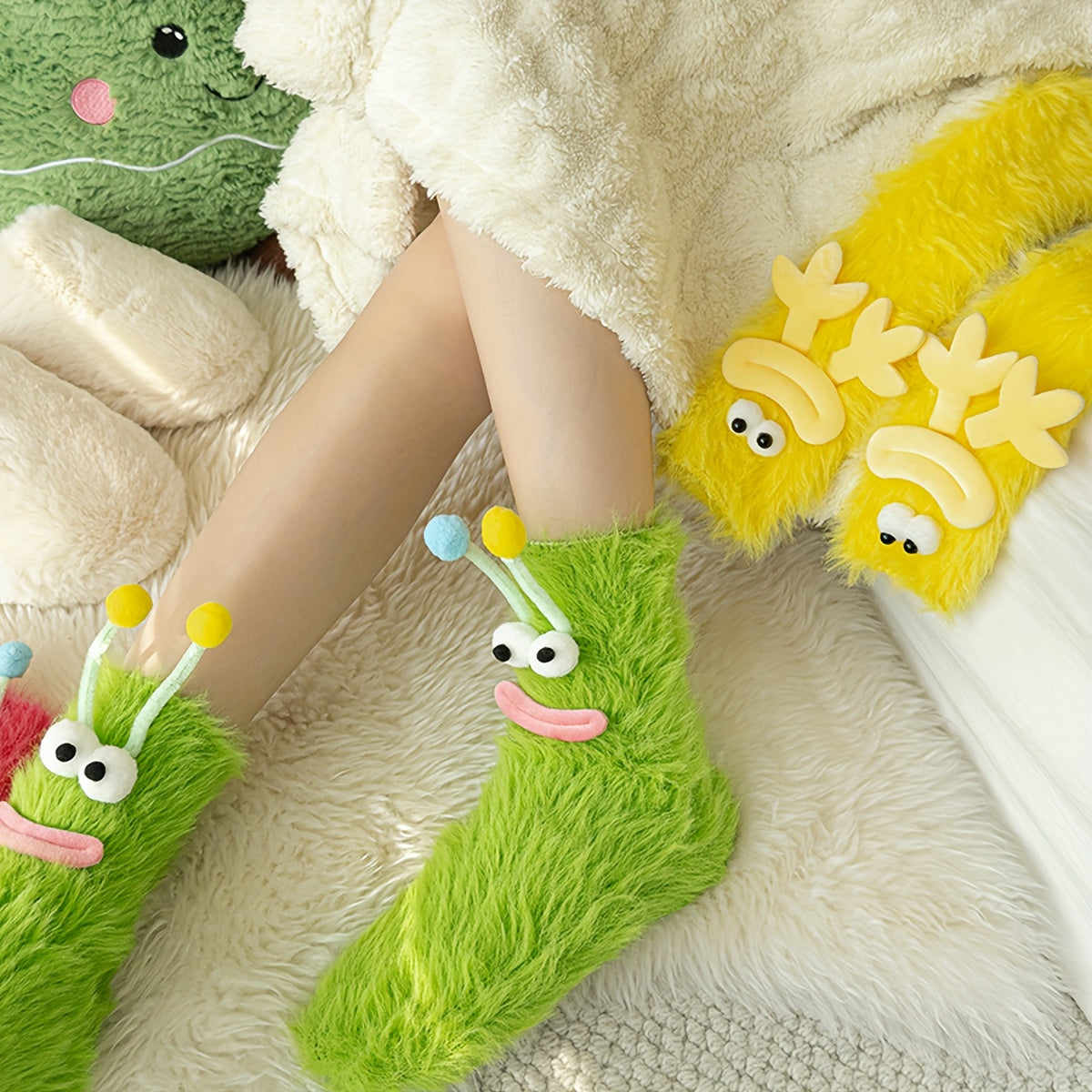 1 Pair Cute Plush Socks - door Footwear, Playful Sock Design, Soft Texture Socks