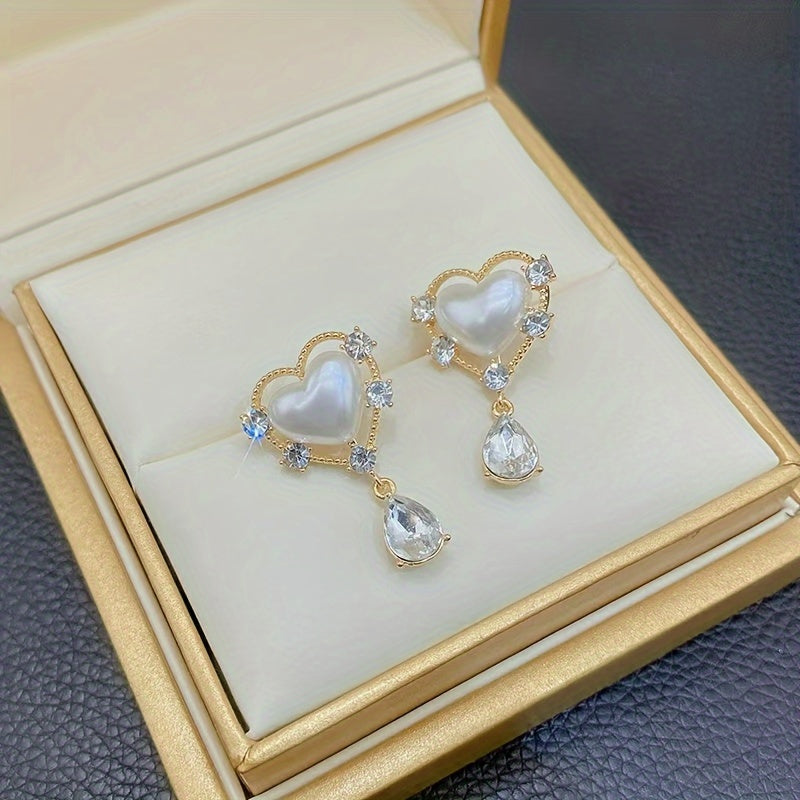 [Luxury Zinc Alloy Dangle Earrings] 1 Pair Vintage Royal Style Hollow Heart Earrings with Synthetic Pearls and Rhinestones, Zinc Alloy Drop Dangle Earrings for Daily and Banquet Occasions, Fashionable Luxury Accessory