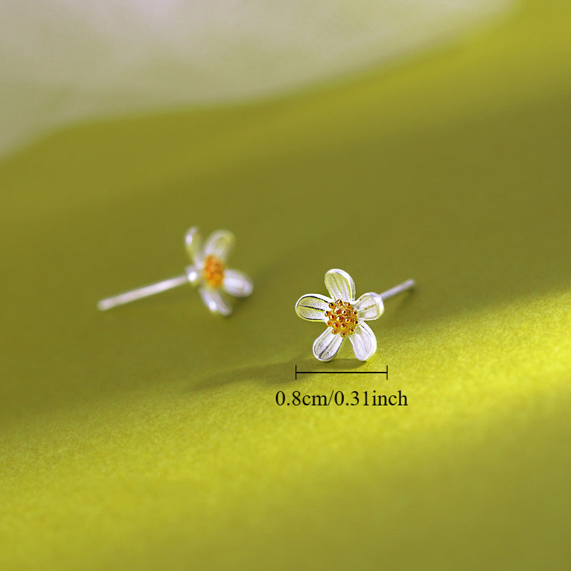 2024 new flowers ear ladies trend simple niche design sense small daisy earrings earrings fashion hundred with daily