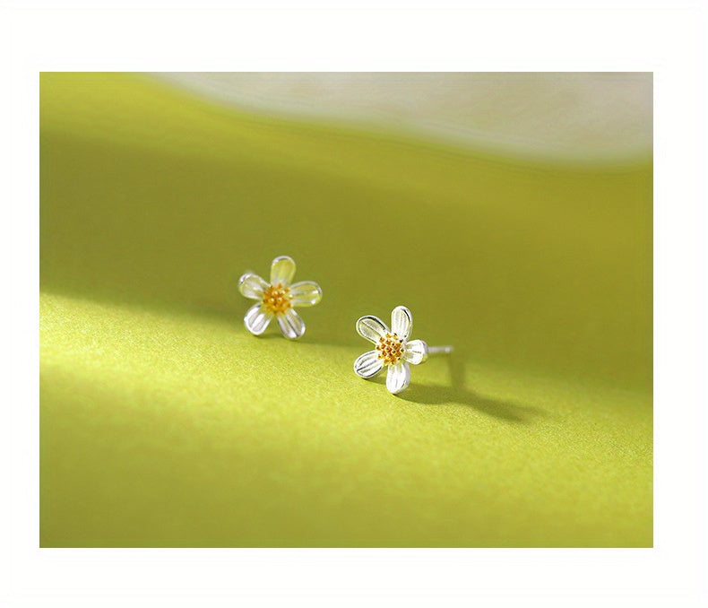 2024 new flowers ear ladies trend simple niche design sense small daisy earrings earrings fashion hundred with daily