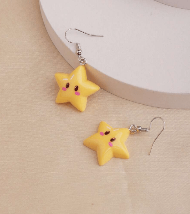 [Cute Star Pendant Daily Wear] 1 pair of cute and fun star pendant earrings, neutral style, a gift for friends, party accessories, suitable for daily use, play, and party wear
