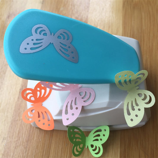 [1pc Butterfly Punch Cutter] 1pc Butterfly Pattern Punch Cutter, Random Color Plastic Crafting Tool for Scrapbooking, Card Making, and DIY Art Prints - No Battery Required