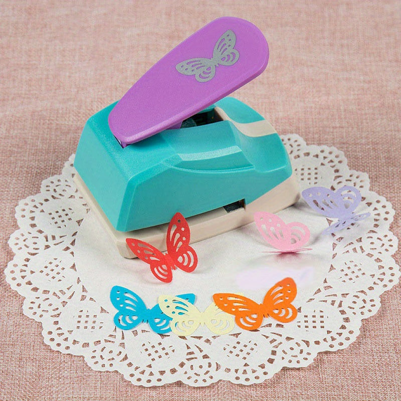 [1pc Butterfly Punch Cutter] 1pc Butterfly Pattern Punch Cutter, Random Color Plastic Crafting Tool for Scrapbooking, Card Making, and DIY Art Prints - No Battery Required