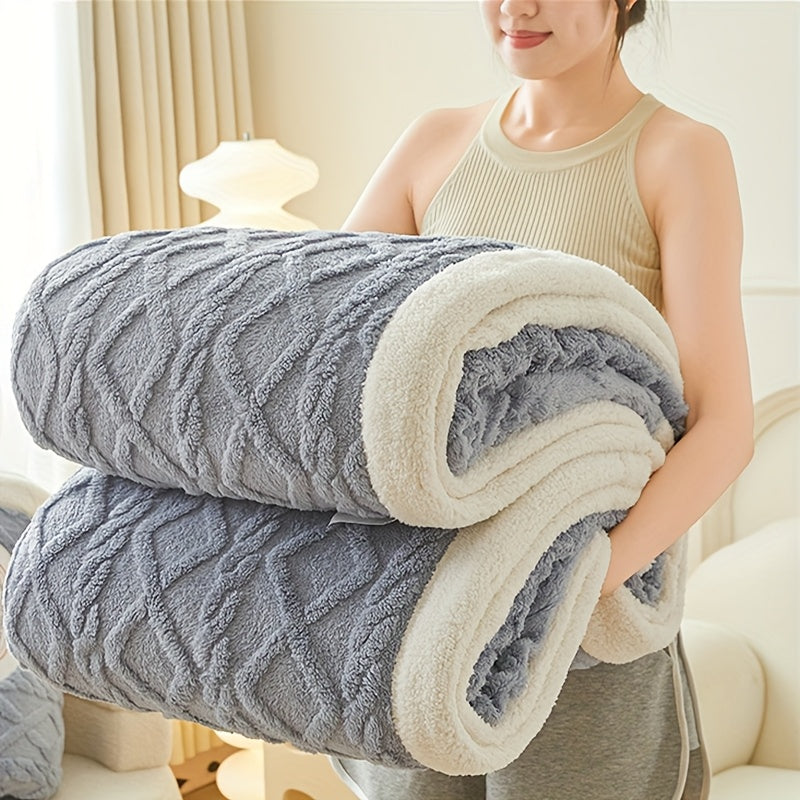 All-Season Thickened Coral Fleece Throw Blanket - Soft, Cozy Geometric Pattern, Lightweight & Durable for Office Naps, Sofa, Dorms - 300-350gsm, Machine Washable,