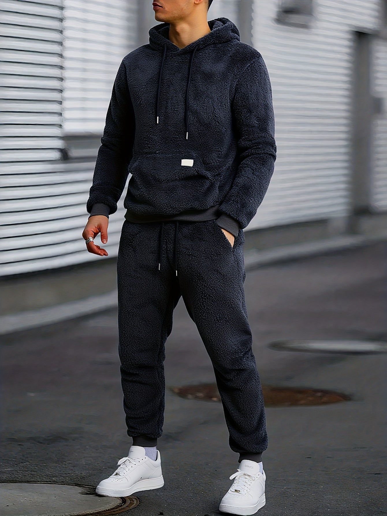 Black Men's 2pcs Winter Warmth Oversized Hooded Sweatsuit & Drawstring Joggers Set.