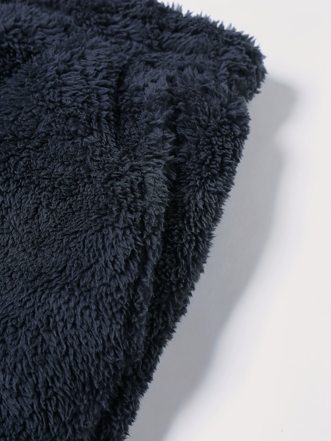 Black Men's 2pcs Winter Warmth Oversized Hooded Sweatsuit & Drawstring Joggers Set.