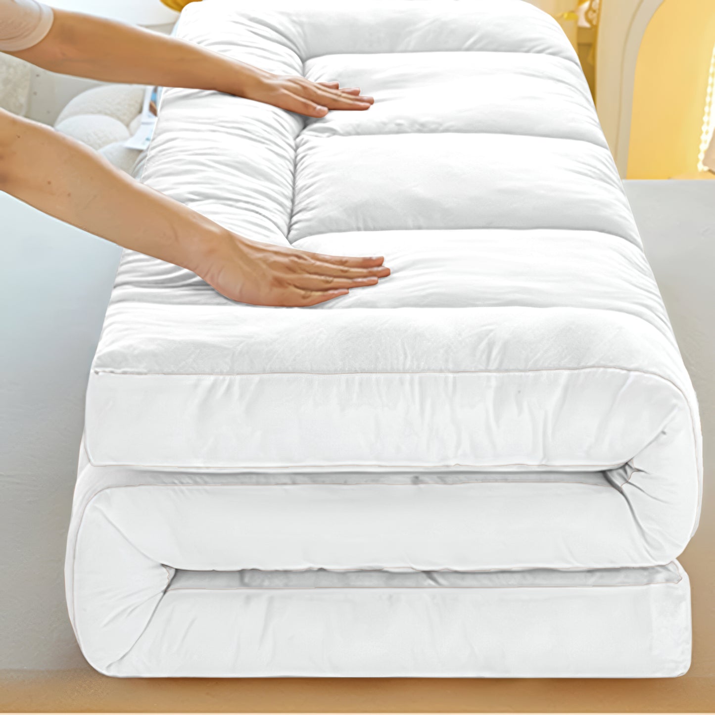 Hotel Quality Mattress Topper 10cm / 4 inch Thick Filling with Elasticated Straps in Single, Small Double (4Ft), Double, King, Super King Size