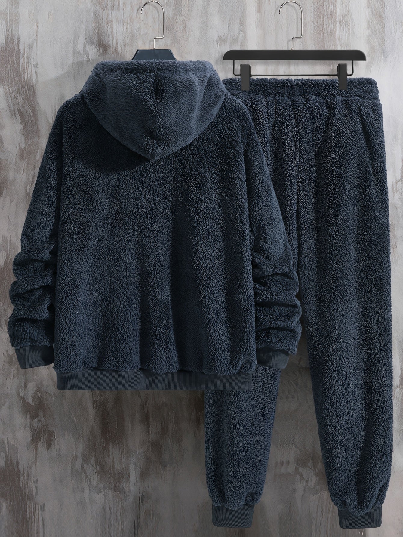 Black Men's 2pcs Winter Warmth Oversized Hooded Sweatsuit & Drawstring Joggers Set.