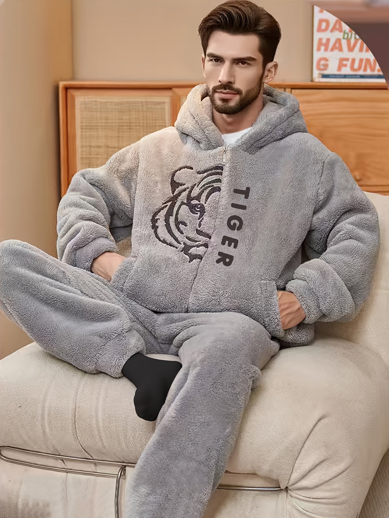 Flannel 2025 Winter New 2-Piece Tiger Embroidered Long Pants Loungewear Set.