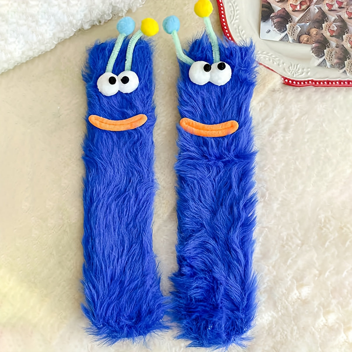 1 Pair Cute Plush Socks - door Footwear, Playful Sock Design, Soft Texture Socks