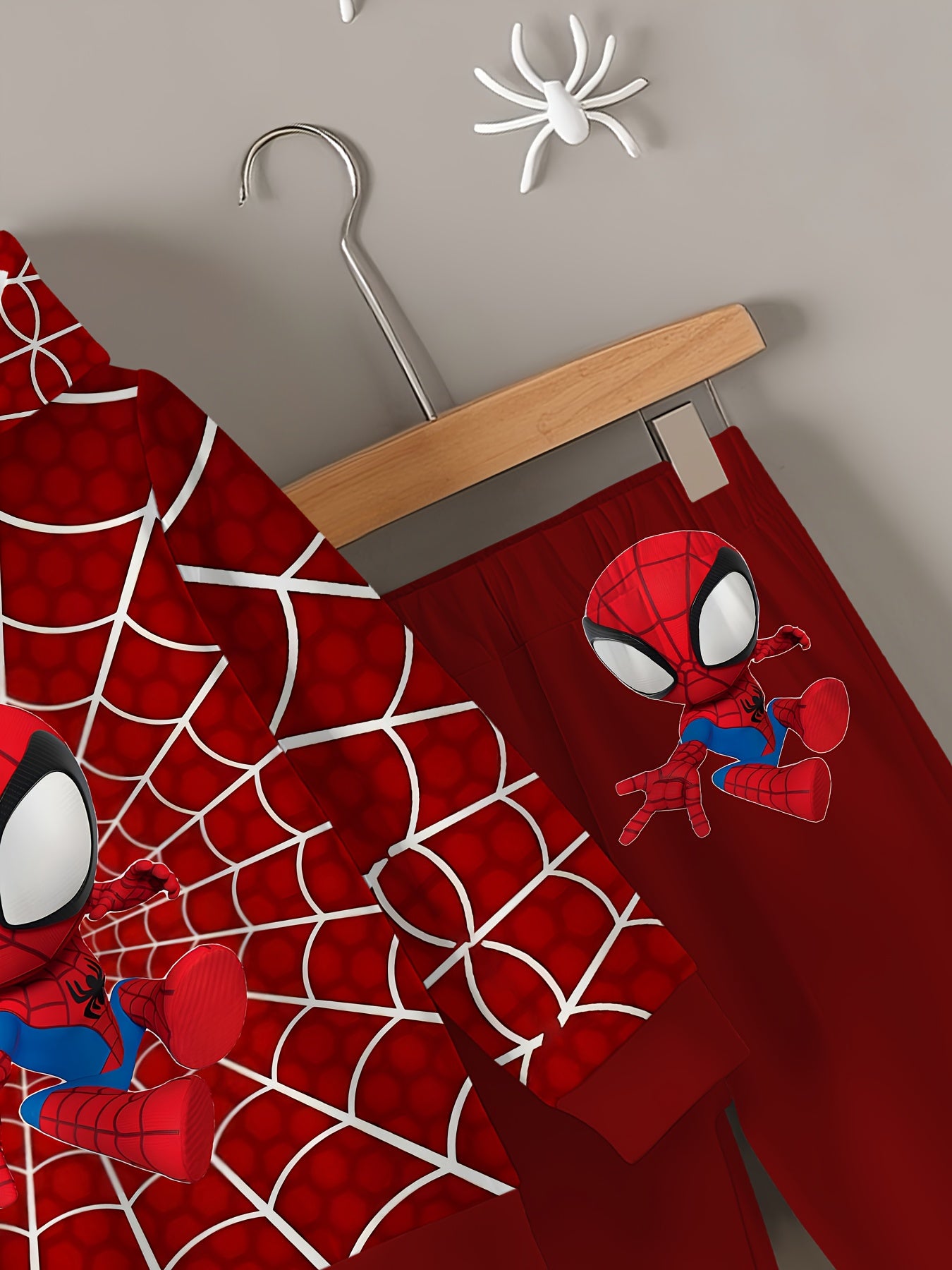 2pcs Spider-Man Tracksuit 2pcs Boys' Q-version Spider-Man Digital Print Tracksuit Set.