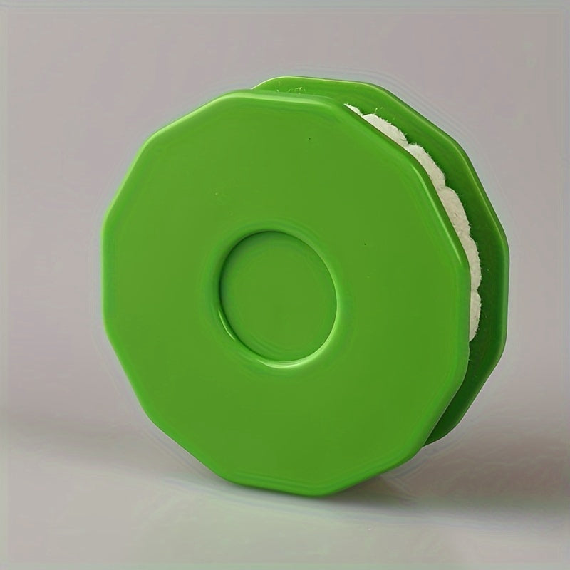 1pc Portable Bike Chain Oiler Tool - Effortless Maintenance with Anti-Rust Lubricant, Green PP Material, Ideal for All-Weather Use, Bike Maintenance Essentials | Green Plastic Oiler | Durable Plastic Oiler