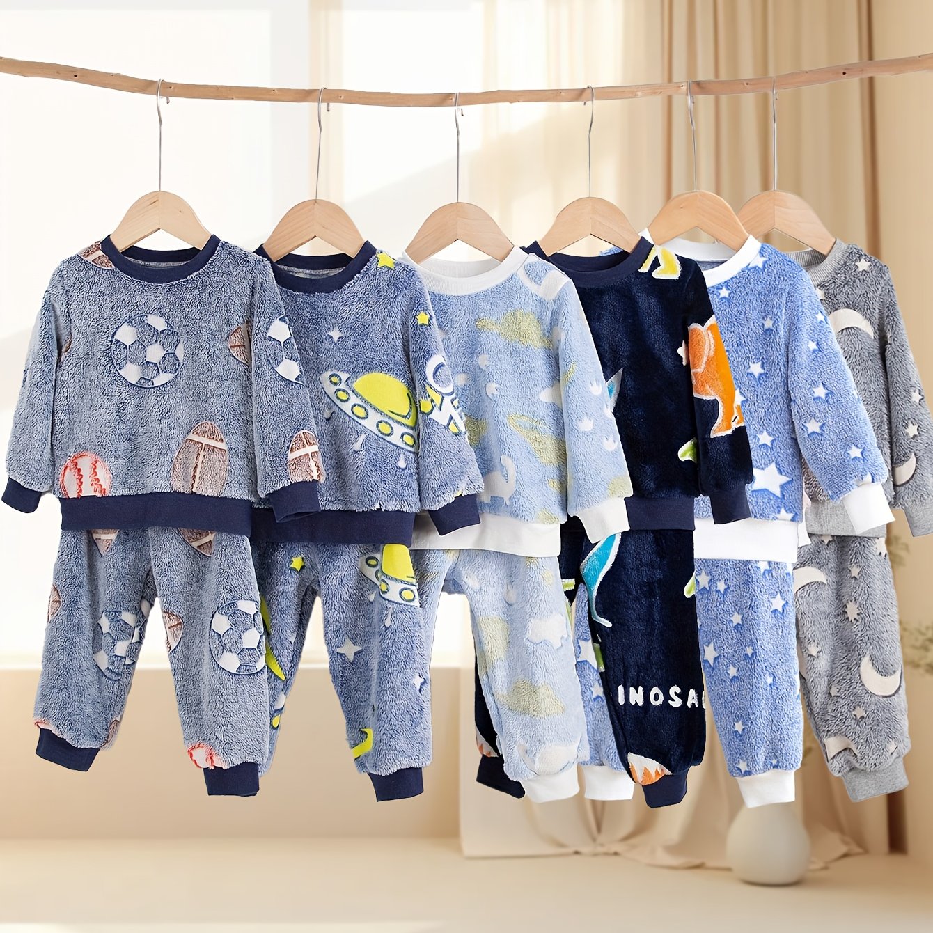 4pcs Boys' Plush Suit 2-Set 4pcs Soft and Comfortable Autumn/Winter Boys' Round Neck Long Sleeve .