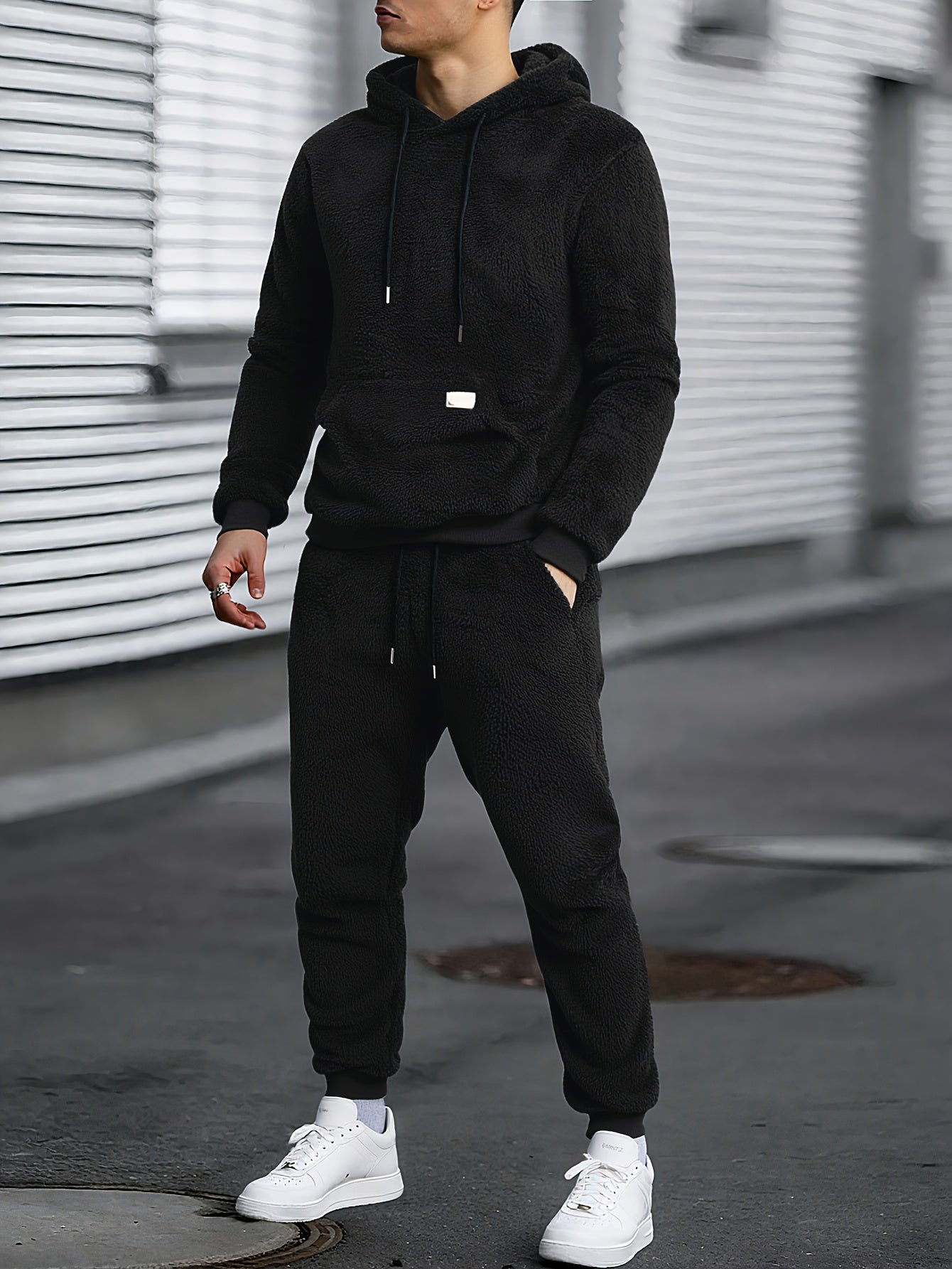 Black Men's 2pcs Winter Warmth Oversized Hooded Sweatsuit & Drawstring Joggers Set.