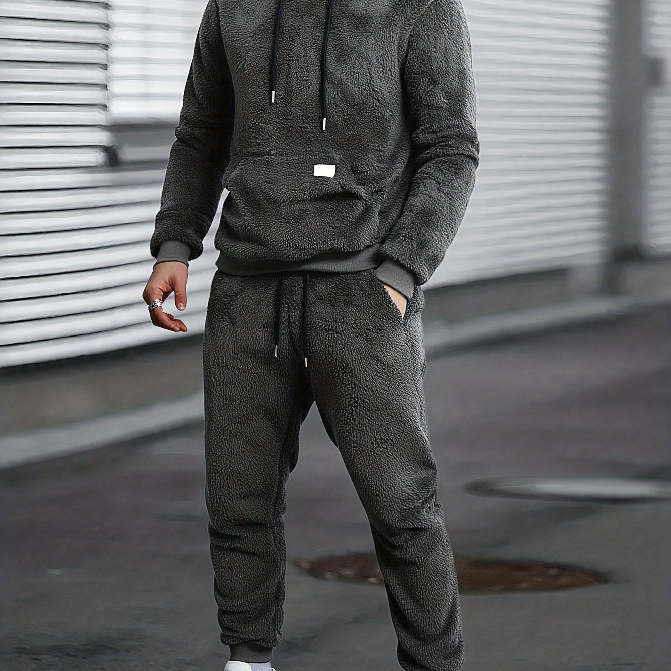 Black Men's 2pcs Winter Warmth Oversized Hooded Sweatsuit & Drawstring Joggers Set.
