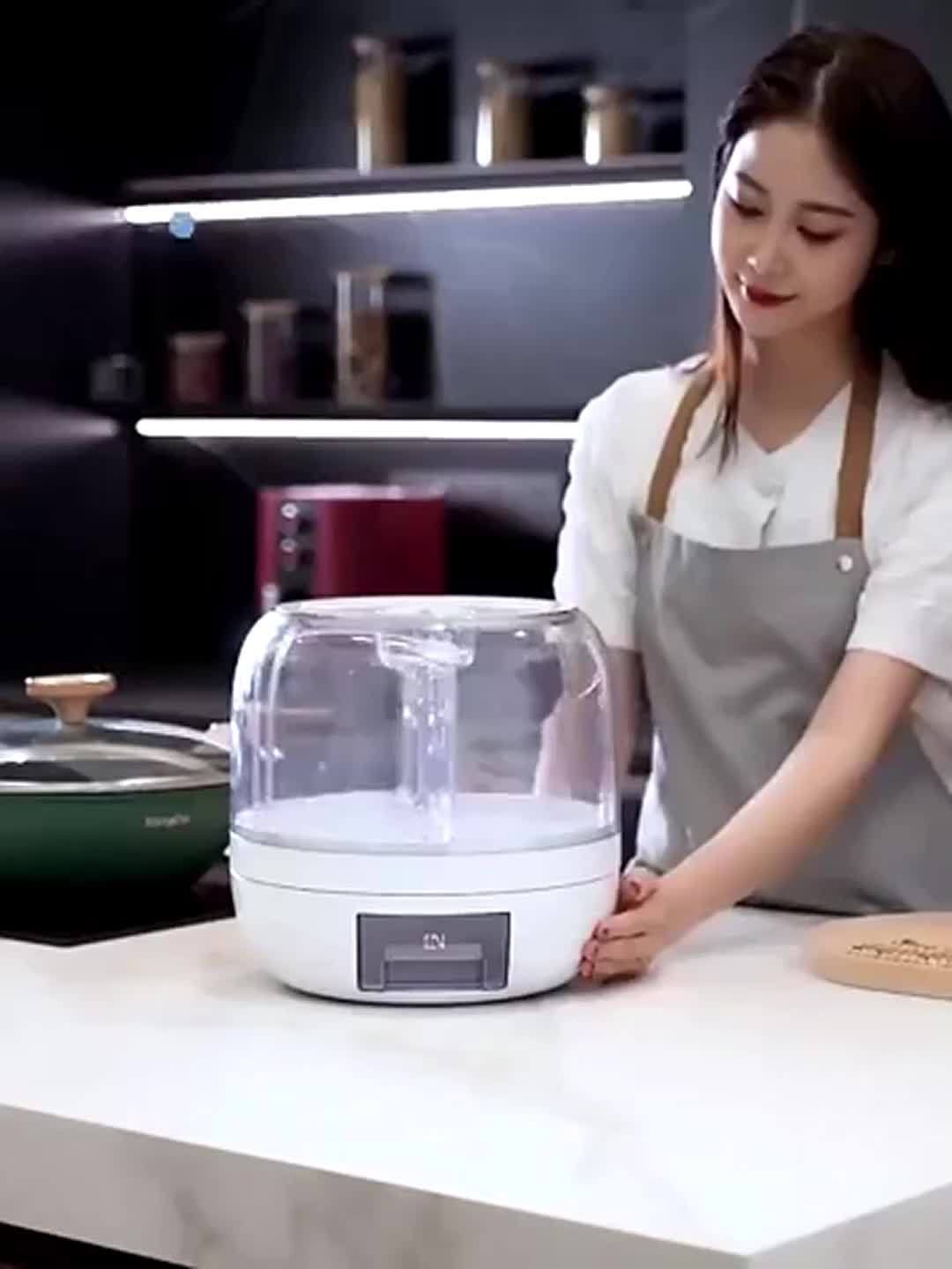 Large Capacity Rotating Waterproof Plastic Storage Container with Flip Top Lid, Multipurpose Grain Dispenser for Kitchen Organization and Storage of Cereal, Nuts, Flour, and Rice