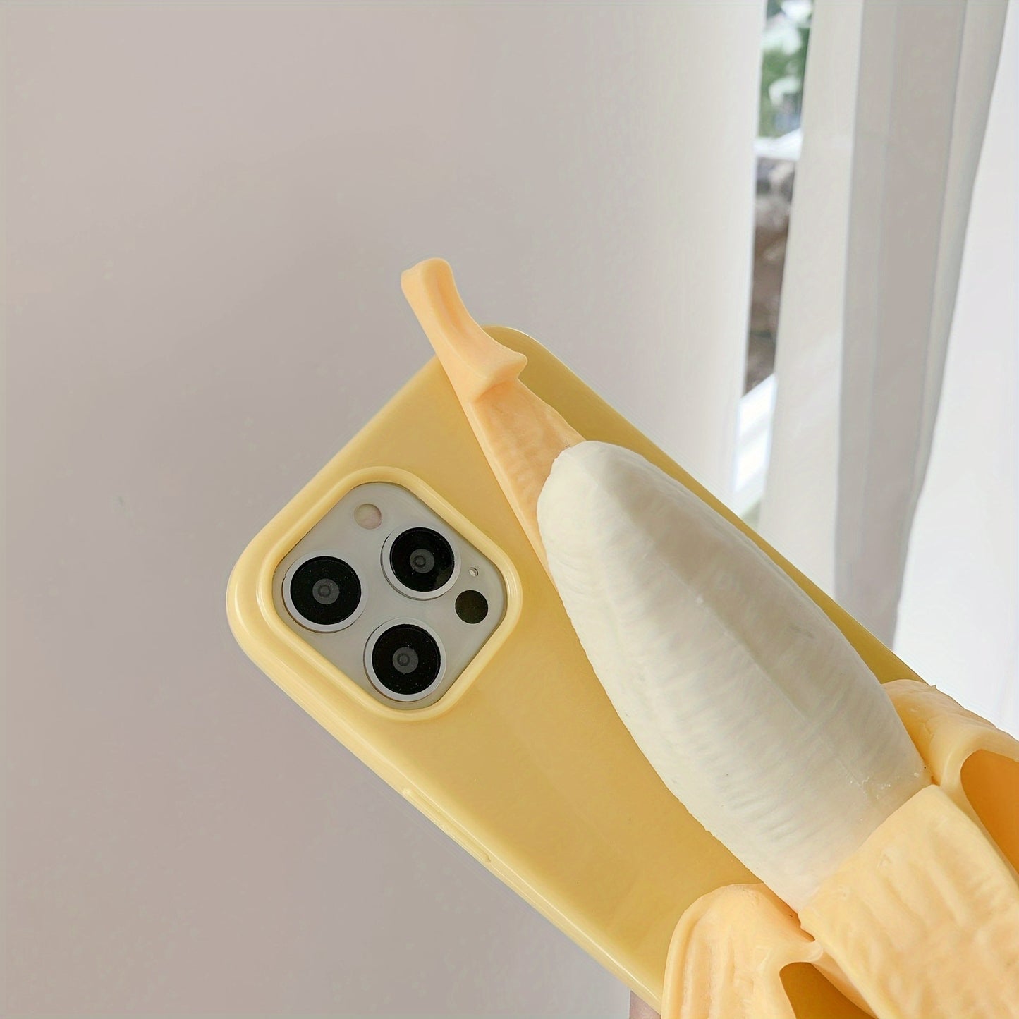 Durable Banana-Shaped Phone Case - Fun & Impact-Resistant Design - Perfect Fit for iPhone Models - A Trendy Protective Accessory