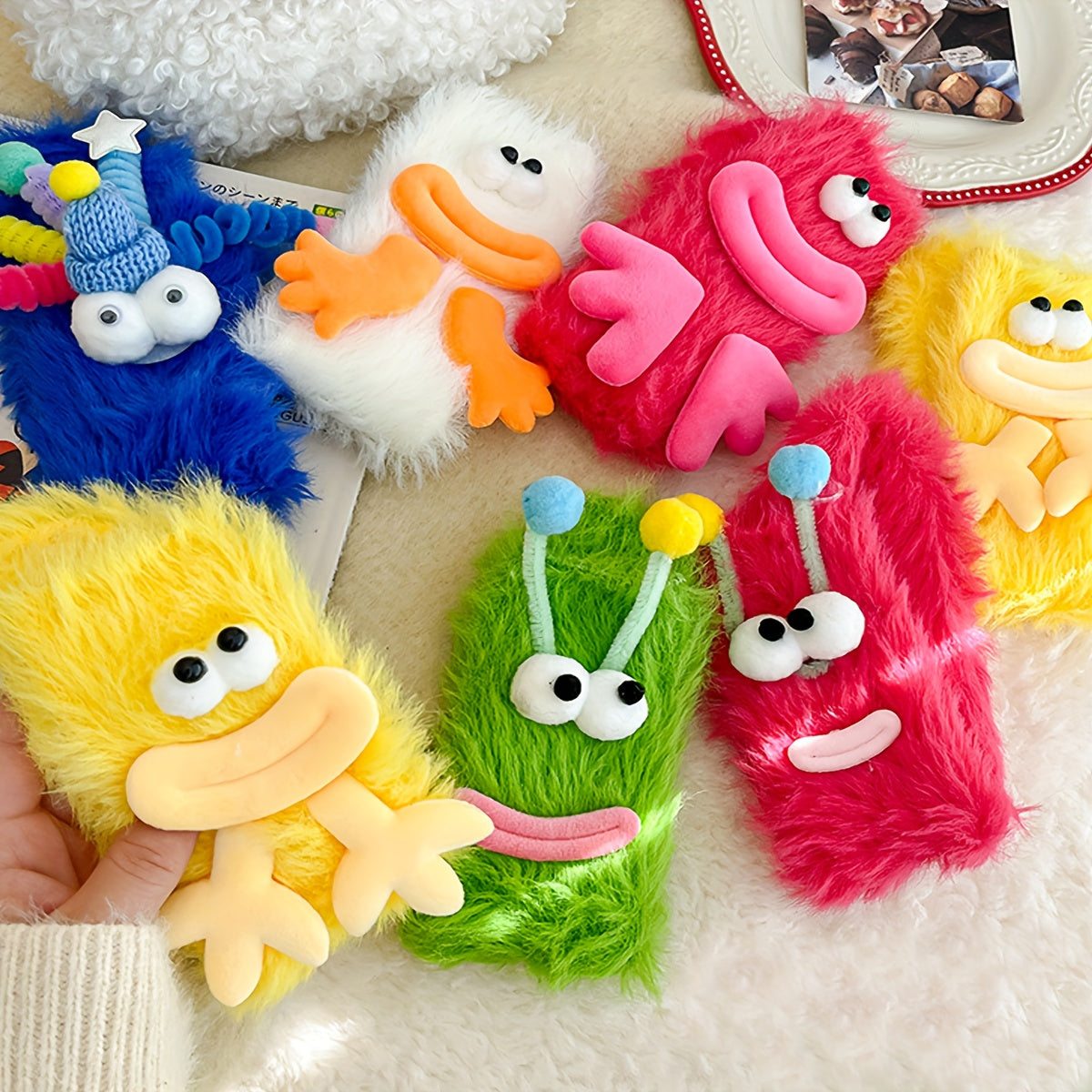 1 Pair Cute Plush Socks - door Footwear, Playful Sock Design, Soft Texture Socks