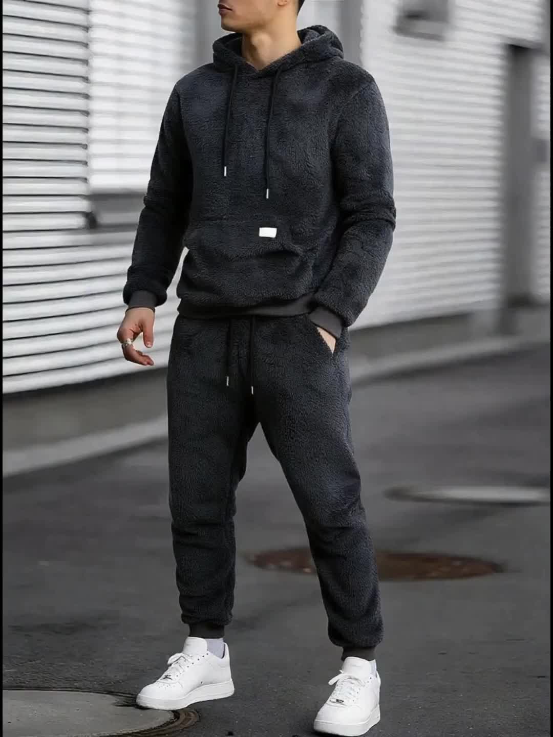 Black Men's 2pcs Winter Warmth Oversized Hooded Sweatsuit & Drawstring Joggers Set.