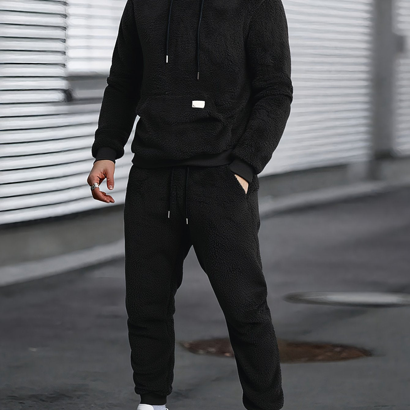 Black Men's 2pcs Winter Warmth Oversized Hooded Sweatsuit & Drawstring Joggers Set.