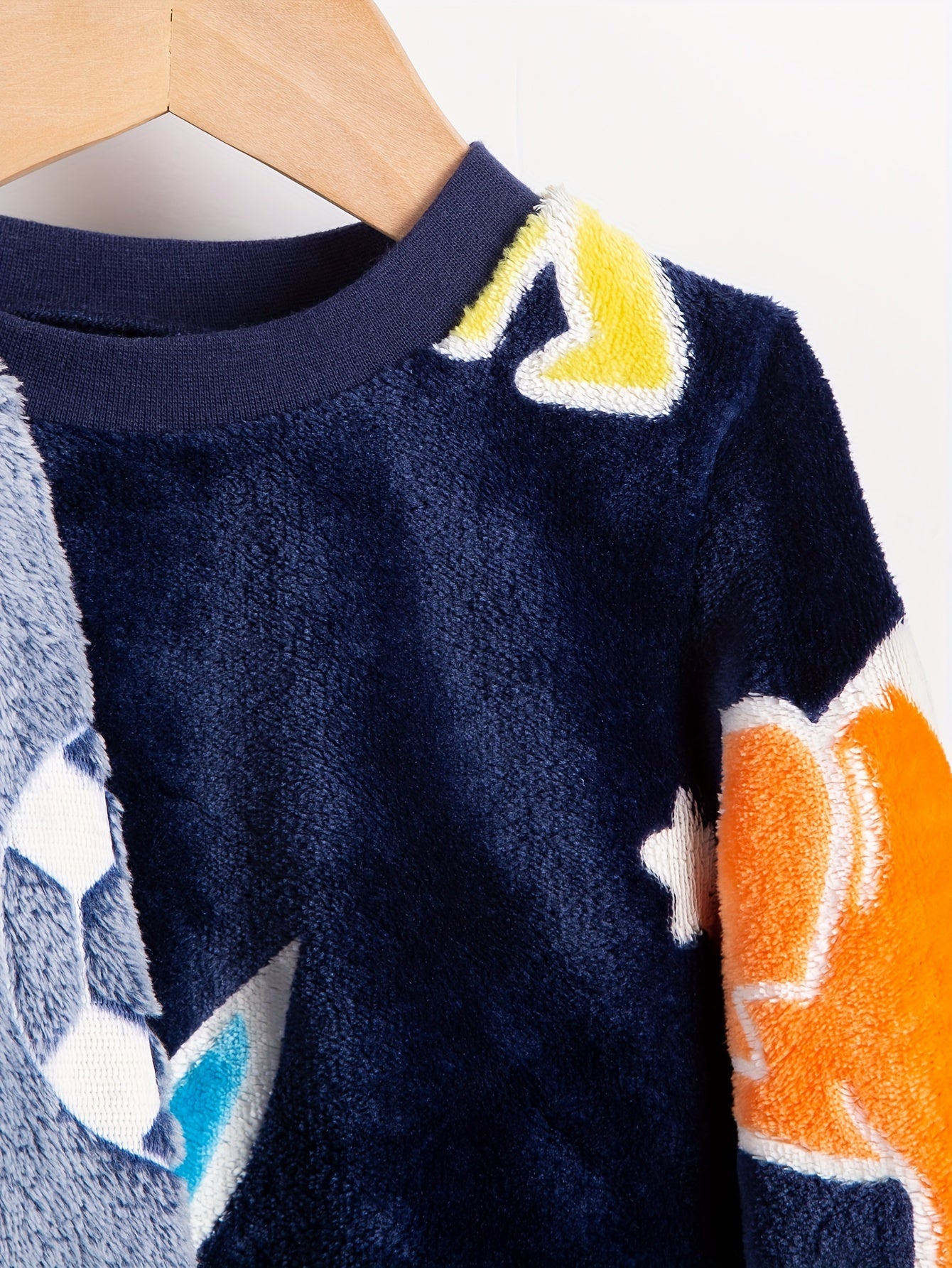 4pcs Boys' Plush Suit 2-Set 4pcs Soft and Comfortable Autumn/Winter Boys' Round Neck Long Sleeve .